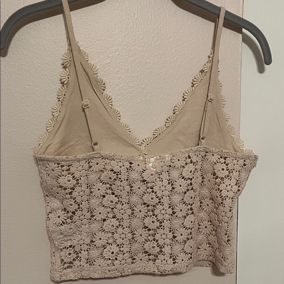 NWOT Beige Floral Crochet Lace Top - Picture 4 of 6